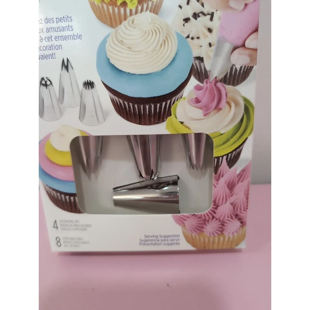 Wilton 12 Piece Cupcake Frosting Cake Cookie‎ Decorating Set Kit Tips Bags NEW